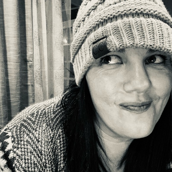 Meet your Posher, Rebecka - Picture 1 of 1